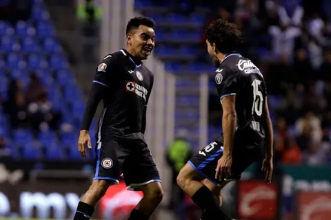 VIDEO | El golazo de Carlos Rodríguez a pie de campo