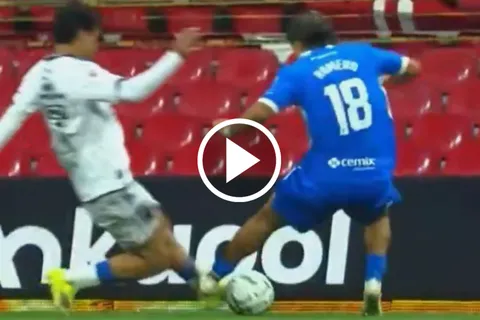 La acción que hizo explotar al DT de Puebla contra Cruz Azul: pidió la roja para Luka Romero