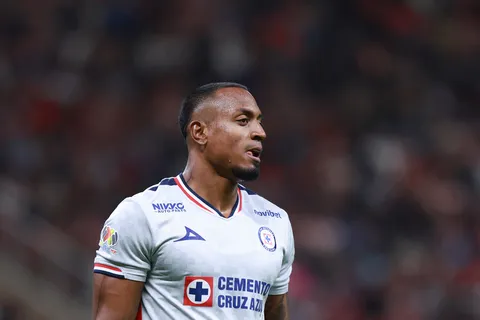 La envidiable colección de la que presumió Willer Ditta en redes: los de Chivas se emocionarán
