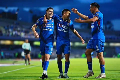Cruz Azul tiene dos representantes en el equipo ideal de la Liga MX.