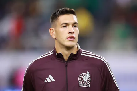 La novela por el fichaje de César Montes avanza para Cruz Azul.