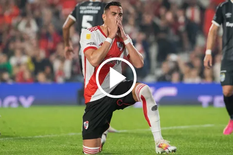 "¡Dos pases bien te pido!": Entrenador de River Plate exhibe a Ramiro Funes Mori en Argentina