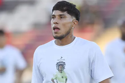Carlos Salcedo le dedicó un mensaje en redes a Cruz Azul
