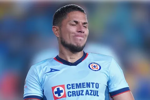 ¡Tremenda crítica! “Lo que tiene Cruz Azul es basura”: Carlos Hermosillo