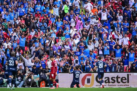 Afición de Cruz Azul señaló al culpable de dejar escapar la victoria ante Toluca: "No debe jugar"