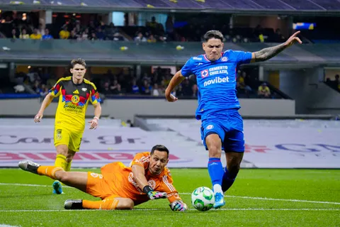 Cruz Azul buscará extender su invicto ante América en Liga MX.