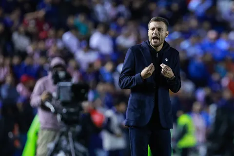 Martín Anselmi suma nuevos conflictos a su gestión en Porto.