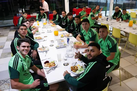 Mesa separada: la foto de Erik Lira en la Selección Mexicana