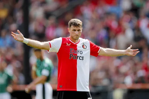 Santi Giménez podría tener nuevo compañero en el Feyenoord que llegaría desde Pachuca