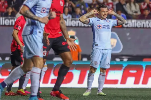 Christian Tabó, con un pie fuera de Cruz Azul.