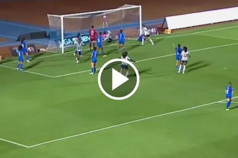 Cruz Azul femenil empata contra Rayadas en Liguilla tras el gol más insólito que se recuerde