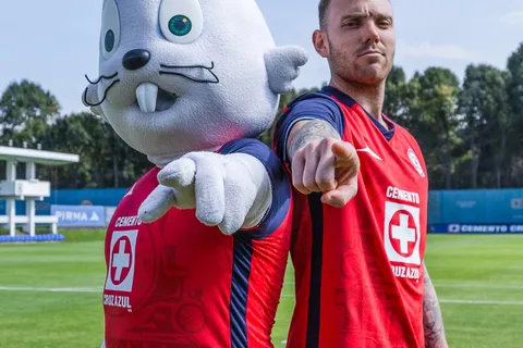 ¿Estrena jersey? Cruz Azul confirmó su uniforme vs. Santos