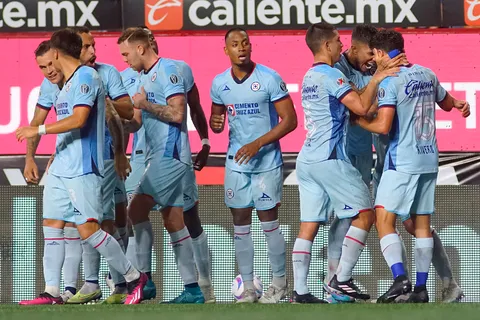 Esta es la defensa soñada de Cruz Azul