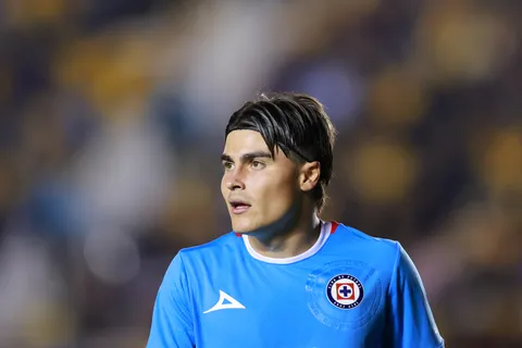 ¿Cruz Azul se aleja de Pirma?