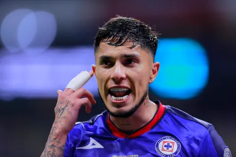Carlos Salcedo ficharía por Juárez tras dejar Cruz Azul