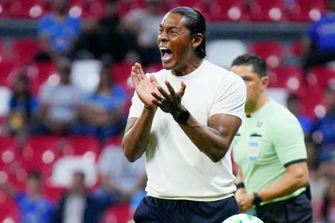Huiqui tuvo su bautismo como entrenador del primer equipo.
