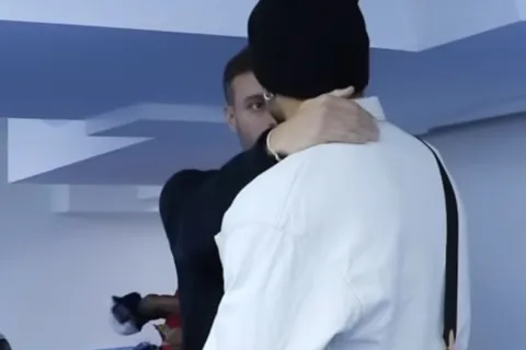 El abrazo de despedida en Cruz Azul entre Martín Anselmi y Carlos Salcedo