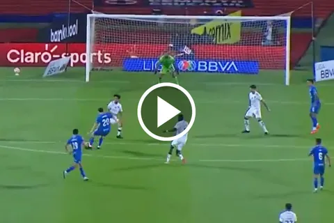 Así fue el gol de José Paradela que abrió el marcador para Cruz Azul vs. Querétaro.