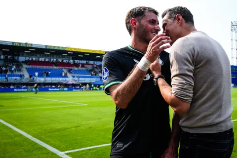 ¿Traición al Feyenoord? Santiago Giménez habló con Nuno Espiritu Santo, entrenador del Forest