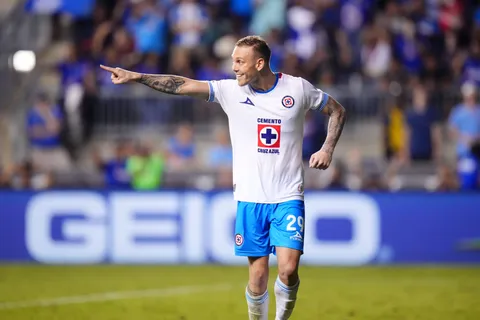 La afición fue clave: Rodolfo Rotondi reveló por qué aceptó renovar su contrato con Cruz Azul