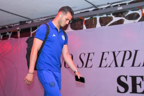 Paciencia CERO: Afición de Cruz Azul se ensaña con Sebastián Jurado y pide a Gudiño como titular