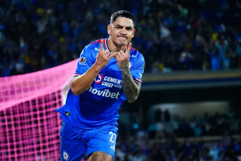 Gabriel Fernández debe quedarse en Cruz Azul.