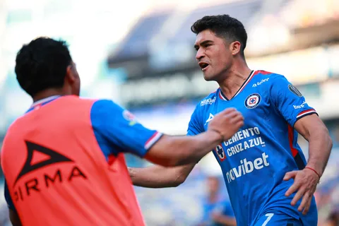 Nicolás Ibáñez conquista a la afición de Cruz Azul con un mensaje desde Estados Unidos.
