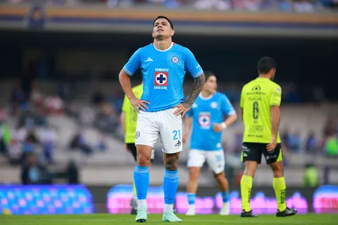 Toro Fernández fue bajado de la lista de Cruz Azul.