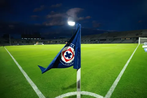 Cruz Azul vive una nueva experiencia en el Olímpico Universitario.