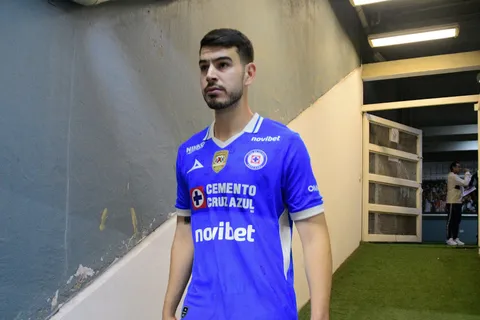 Alan Montes respondió en los amistosos de Cruz Azul y busca ganarse un lugar con Huiqui.