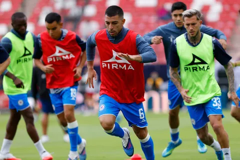 Cruz Azul recibió una oferta por Erik Lira tras la primera fecha de Liga MX: el club ya respondió