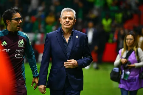 Javier Aguirre se rinde ante el Cruz Azul de Anselmi.