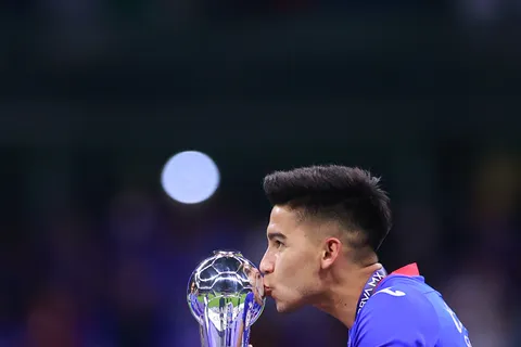 Pol Fernández conquistó la novena Liga MX de Cruz Azul.