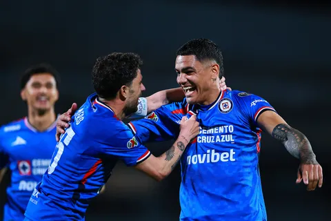 Toro Fernández y una novedad que pocos en Cruz Azul advirtieron.