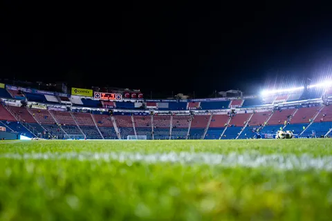 Reportan incendio en el Estadio Azul durante el partido de Cruz Azul ante Chivas