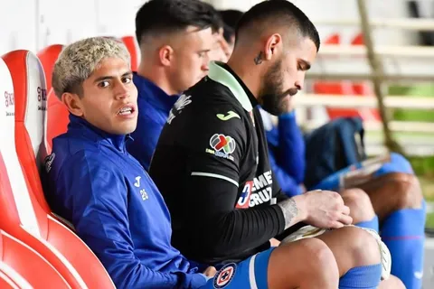 Cruz Azul: Los fichajes a largo plazo que podrían convertirse en otro 'caso Iván Morales'