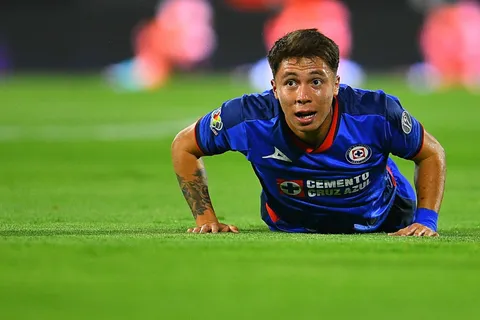 Rodrigo Huescas se despide de Cruz Azul