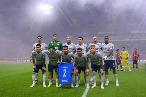 El equipo de Cruz Azul que salió a jugar contra Atlas el sábado.