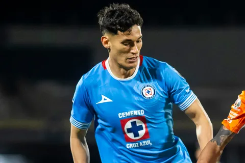 Chiquete crece a grandes pasos en Cruz Azul