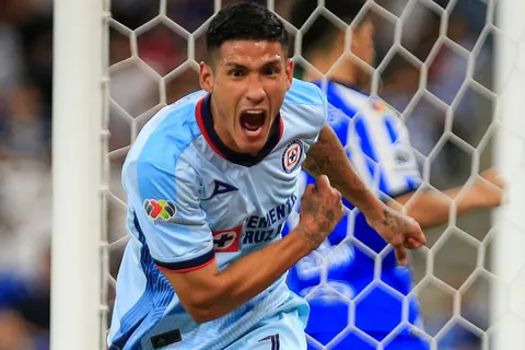 Cruz Azul: Polémica discusión entre Uriel Antuna y Rafael Guerrero