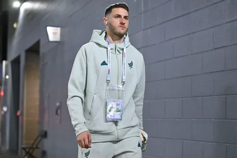 Santi Giménez, con sensaciones encontradas en el Tri.