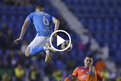 VIDEO: La jugada de Erik Lira por la que ahora le llaman el 'Franz Beckenbauer' de Cruz Azul