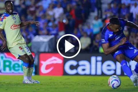Las 2 salvadas milagrosas de Willer Ditta que mantienen a Cruz Azul en partido contra el América