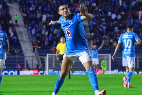 El griego y una dura misión con Cruz Azul