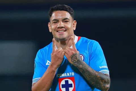 Cruz Azul estaría negociando con León por Gabriel Fernández