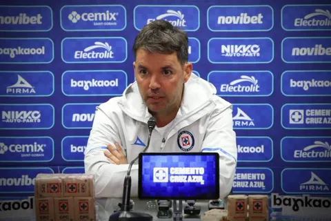 Nicolás Larcamón dejó un mensaje al plantel de Cruz Azul.