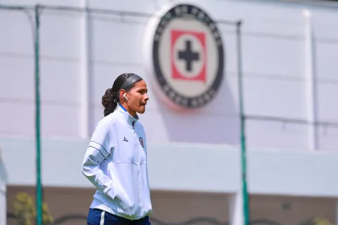 Aerial Chavarín recibió una insólita expulsión ante León.