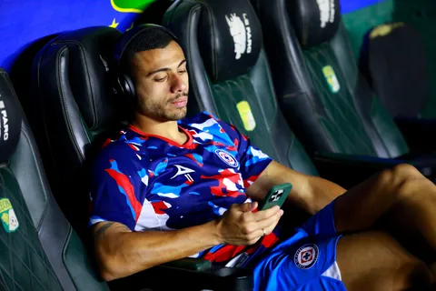 Ex Cruz Azul explicó por qué Giakoumakis no se adaptó a la Liga MX