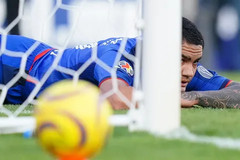 ¿En qué jornada del Apertura 2024 podría reaparecer el Toro Fernández con Cruz Azul?