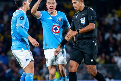 "Nosotros jugamos así...”: el mensaje de Lorenzo Faravelli para Andrés Montaño en Cruz Azul